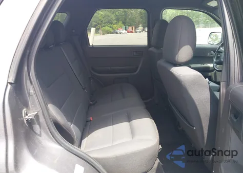 2011 Ford Escape Xlt z USA, uszkodzony, nr VIN 1FMCU9D70BKA79380